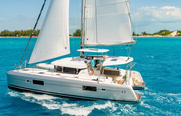 catamaran-lagoon-42-cover